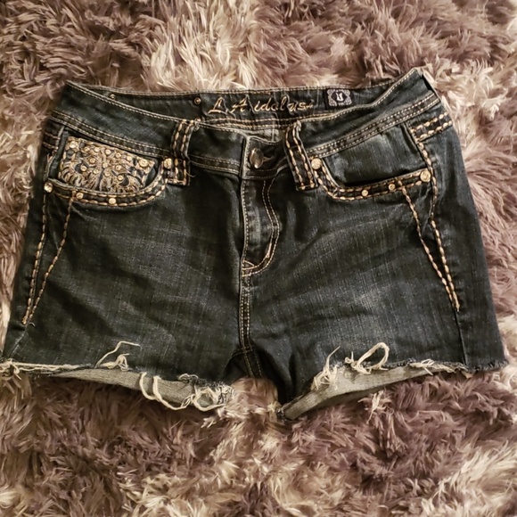 Shorts - Picture 1 of 2